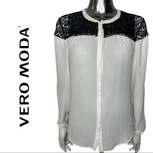 Vero Moda White Blouse Black Lace Yoke Pleated  Size Small